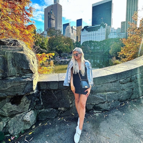 🎉 MEET YOUR SELLER 🎉 - Picture 3 of 9